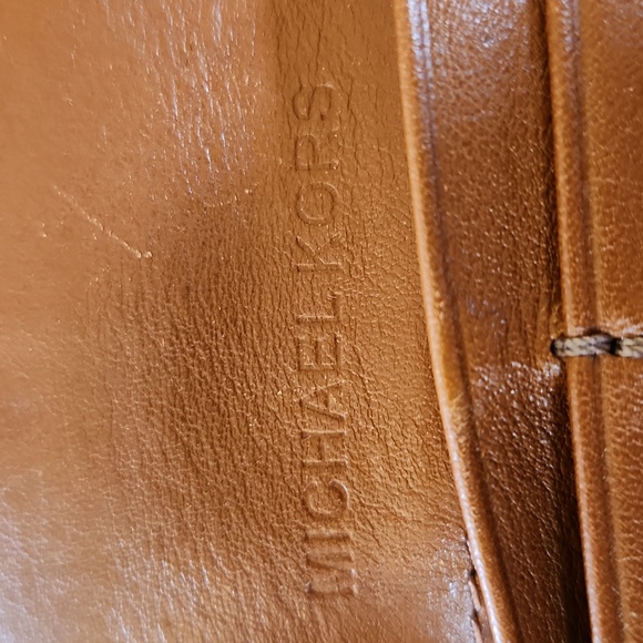 Michael Kors Austin Flap Wallet - Picture 7 of 9